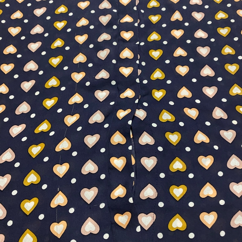 J. Crew Silk Navy Blue Heart Print Sleeveless Top Size 2 Button Down Blouse - Picture 4 of 13